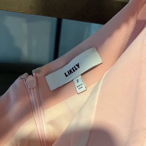 LIKELY dress with side slit. Size 2 Pink one shoulder midi - Picture 3 of 4